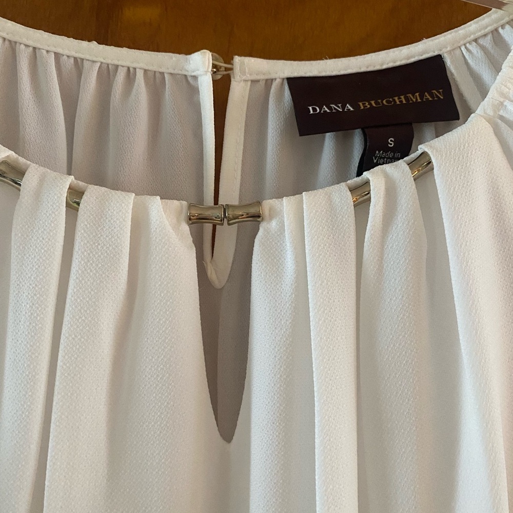 White Blouse - Picture 2 of 3